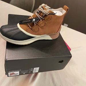 Brand New Sorel Out N About size 10.5